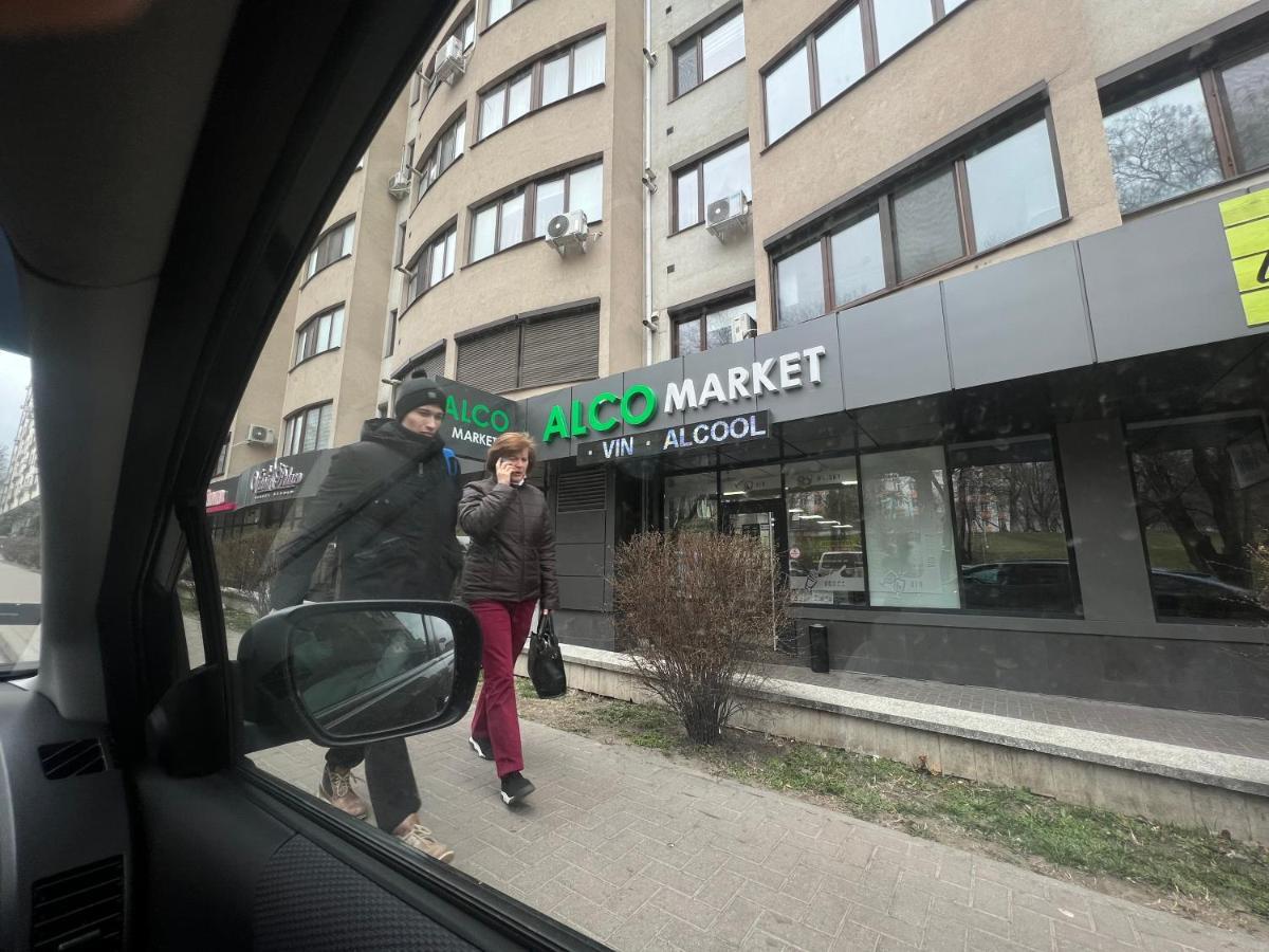 English Breakfast Chisinau Exterior photo