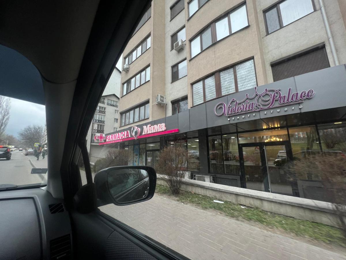English Breakfast Chisinau Exterior photo